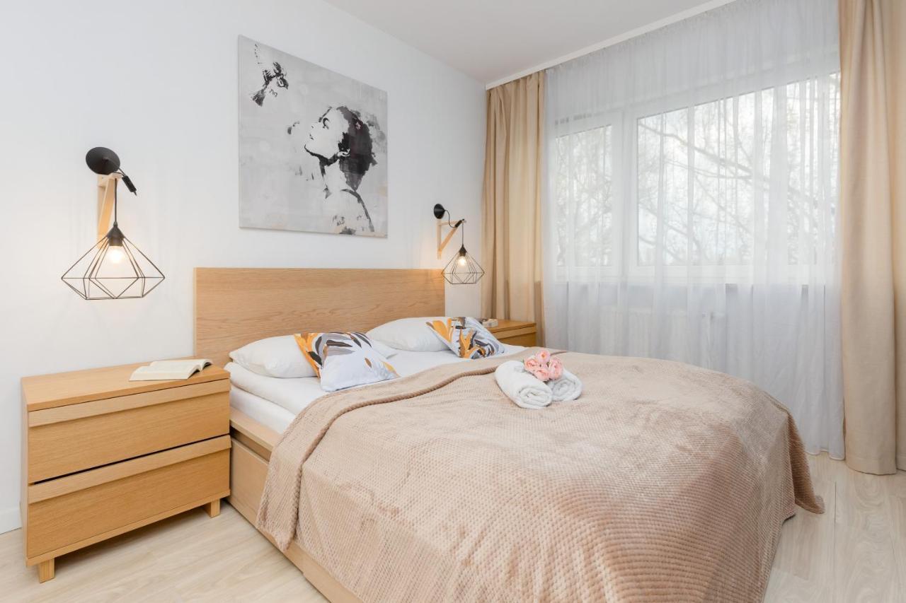 Warsaw Sokolowska One Bedroom Apartament By Noclegi Renters Esterno foto